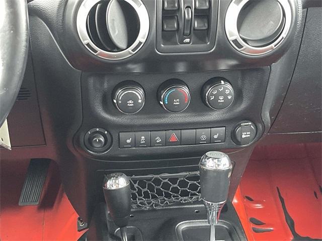 used 2015 Jeep Wrangler Unlimited car, priced at $22,576