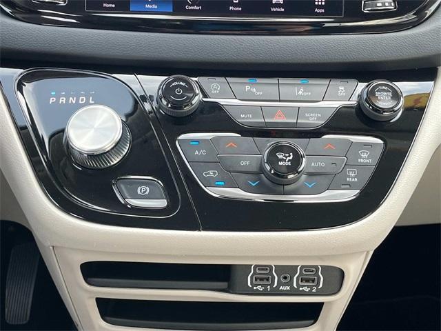 used 2023 Chrysler Pacifica car, priced at $24,803