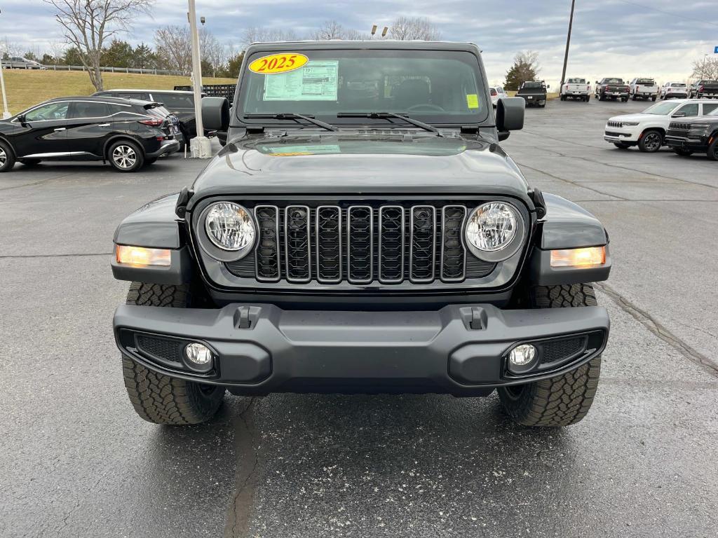 new 2025 Jeep Gladiator car