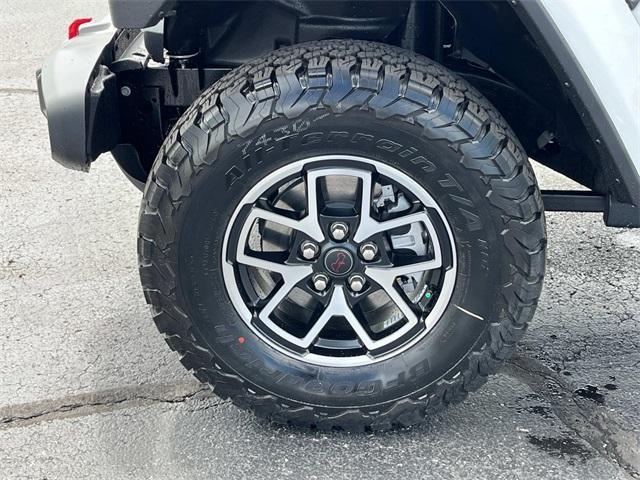 new 2025 Jeep Wrangler car, priced at $49,476