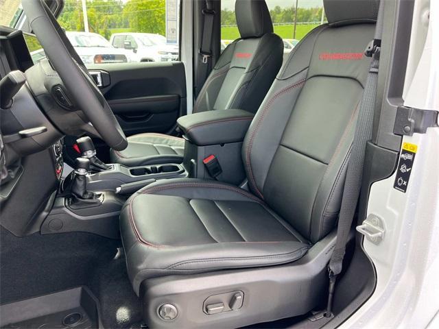 new 2025 Jeep Wrangler car, priced at $49,476