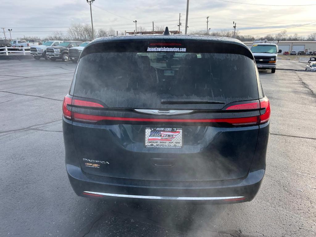 new 2025 Chrysler Pacifica car