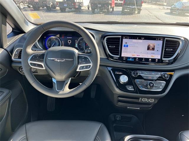 new 2025 Chrysler Pacifica car, priced at $38,640