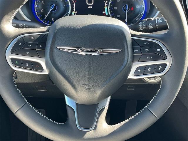 new 2025 Chrysler Pacifica car, priced at $38,640