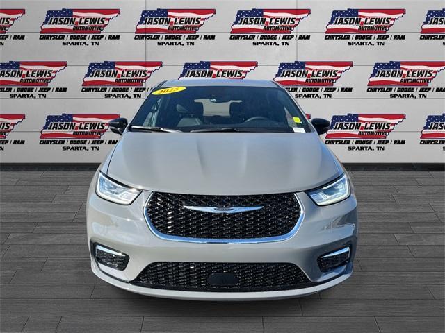 new 2025 Chrysler Pacifica car, priced at $37,765