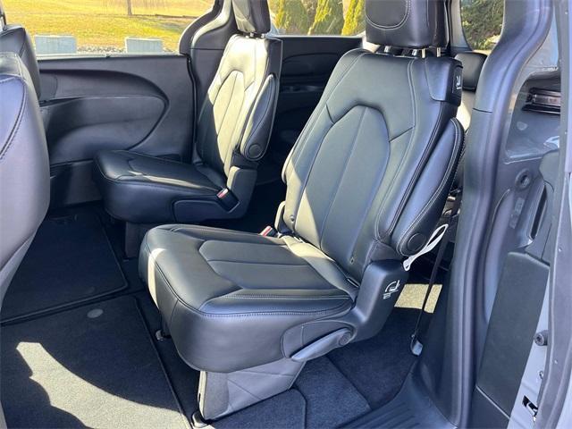 new 2025 Chrysler Pacifica car, priced at $38,640