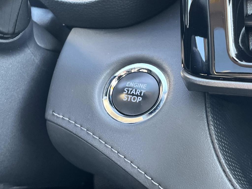 used 2023 Toyota Highlander car, priced at $37,606