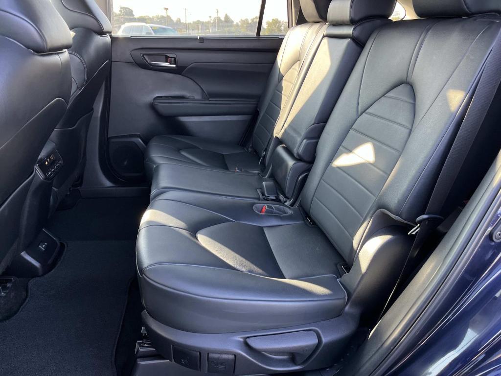 used 2023 Toyota Highlander car, priced at $37,606