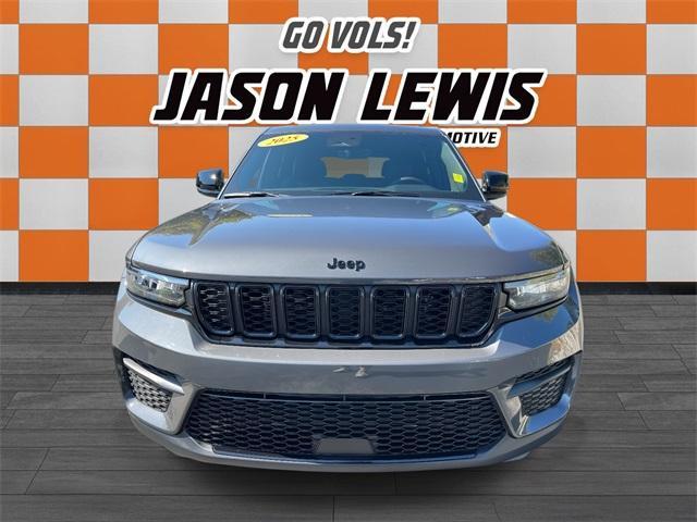 new 2025 Jeep Grand Cherokee car, priced at $43,870