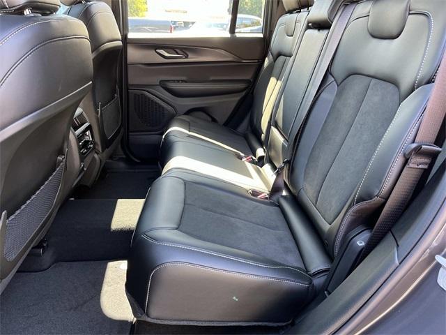 new 2025 Jeep Grand Cherokee car, priced at $43,870