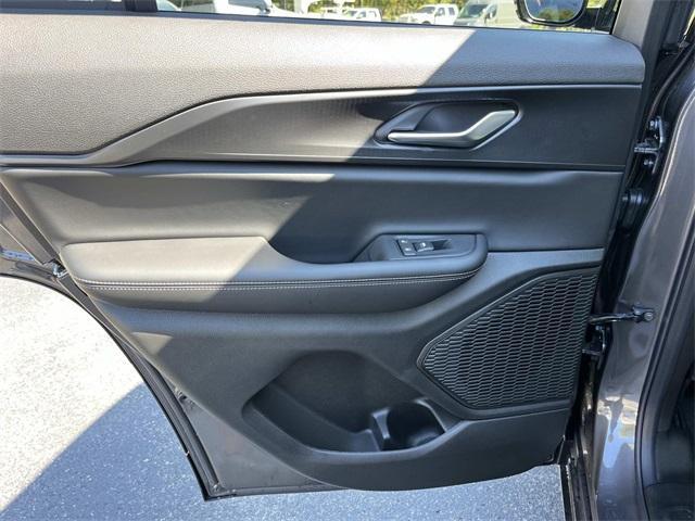 new 2025 Jeep Grand Cherokee car, priced at $43,870