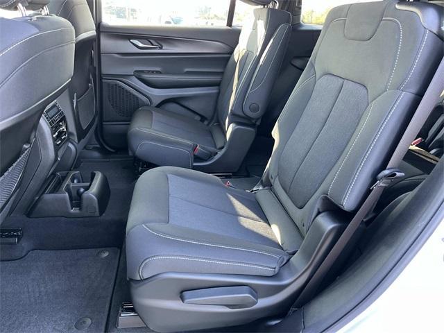 new 2025 Jeep Grand Cherokee L car, priced at $40,086