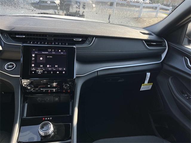 new 2025 Jeep Grand Cherokee L car, priced at $40,086