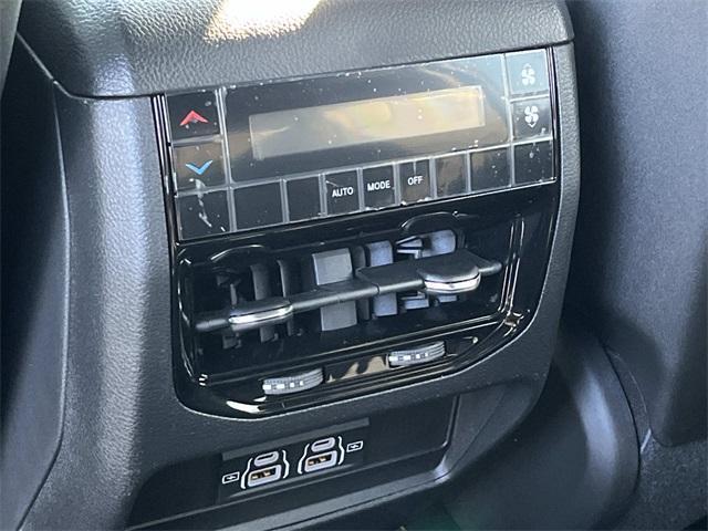 new 2025 Jeep Grand Cherokee L car, priced at $40,086