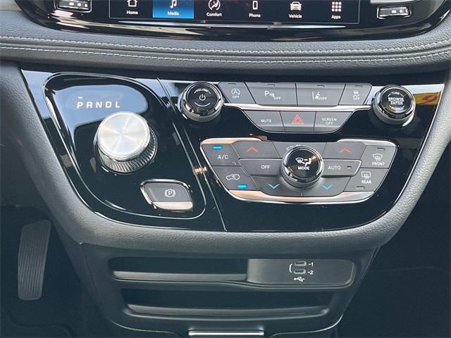 new 2026 Chrysler Pacifica car, priced at $45,682