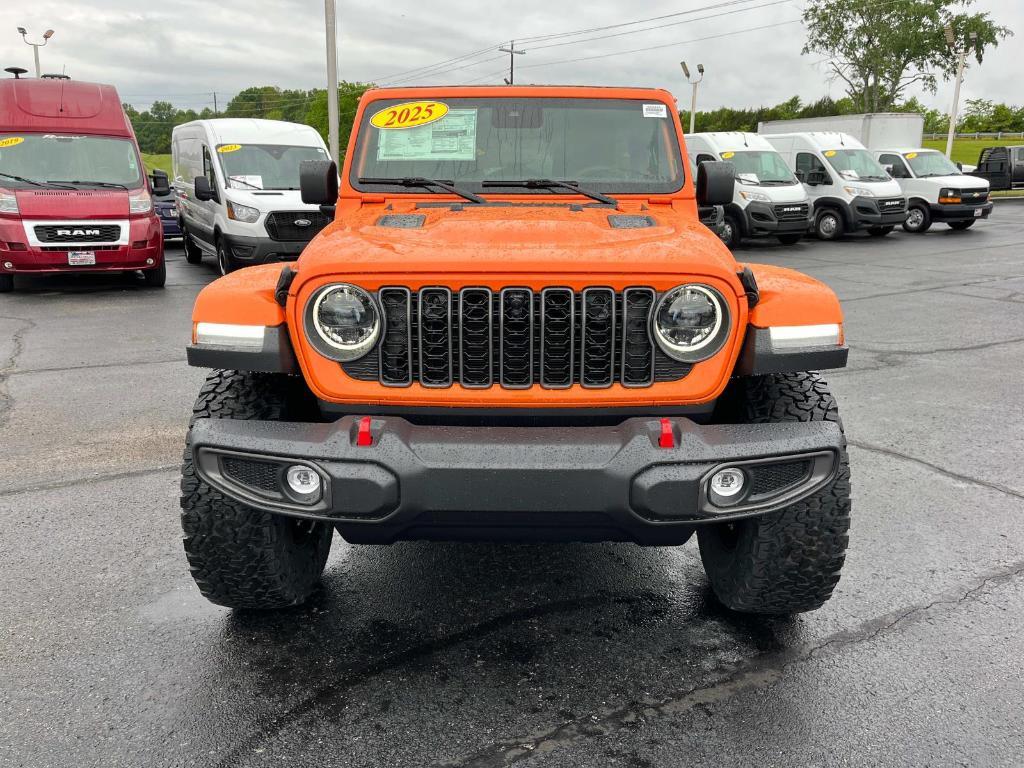new 2025 Jeep Wrangler car, priced at $69,718
