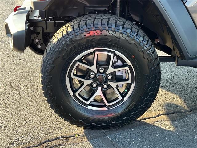 new 2025 Jeep Gladiator car, priced at $49,305