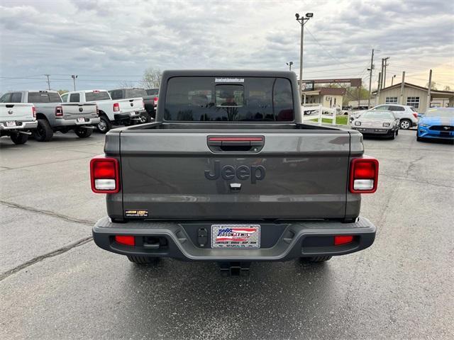 new 2025 Jeep Gladiator car, priced at $43,800