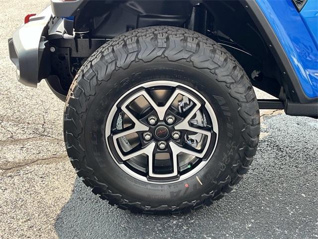 new 2025 Jeep Wrangler car, priced at $49,921