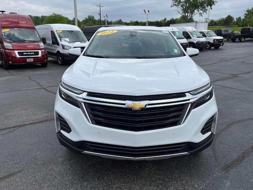 used 2024 Chevrolet Equinox car, priced at $24,256