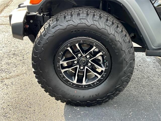 new 2025 Jeep Wrangler car, priced at $47,167