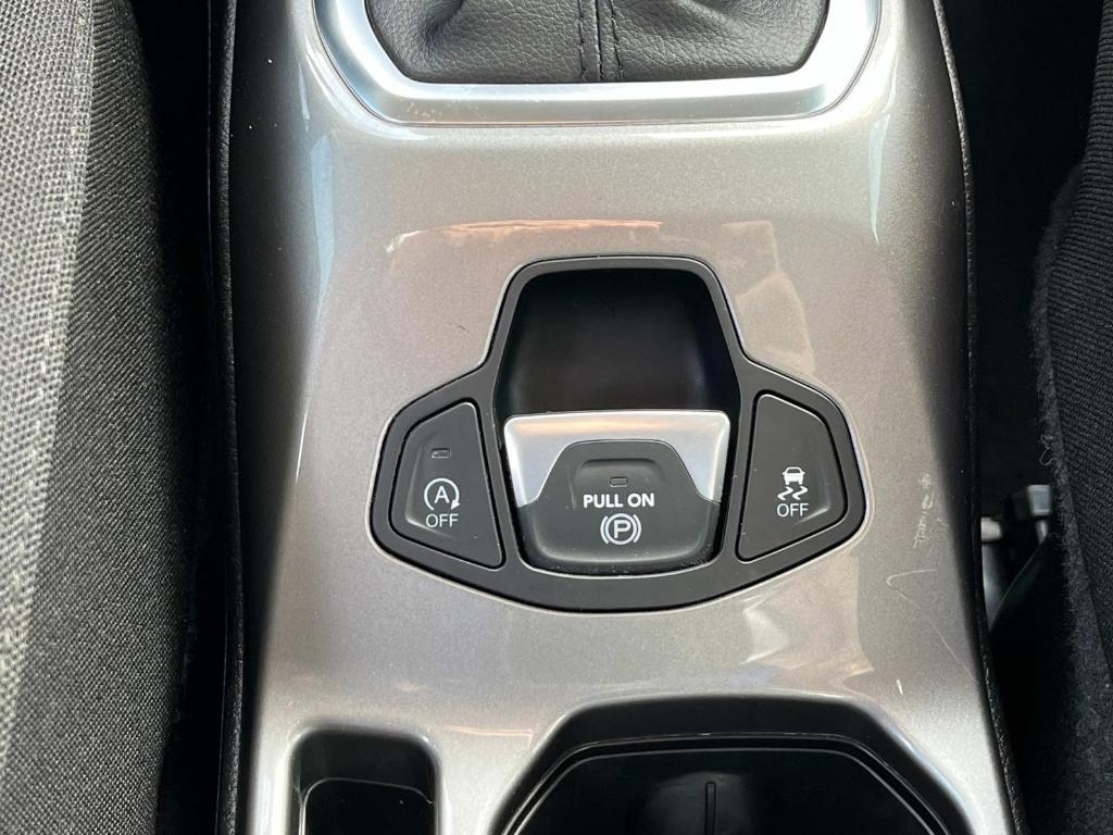 used 2022 Jeep Renegade car, priced at $20,203