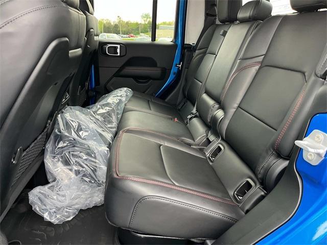 new 2025 Jeep Gladiator car, priced at $51,695