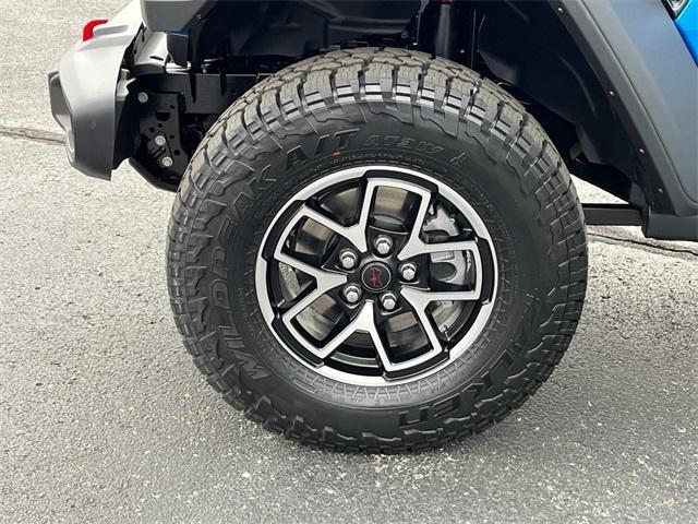 new 2025 Jeep Gladiator car, priced at $51,695