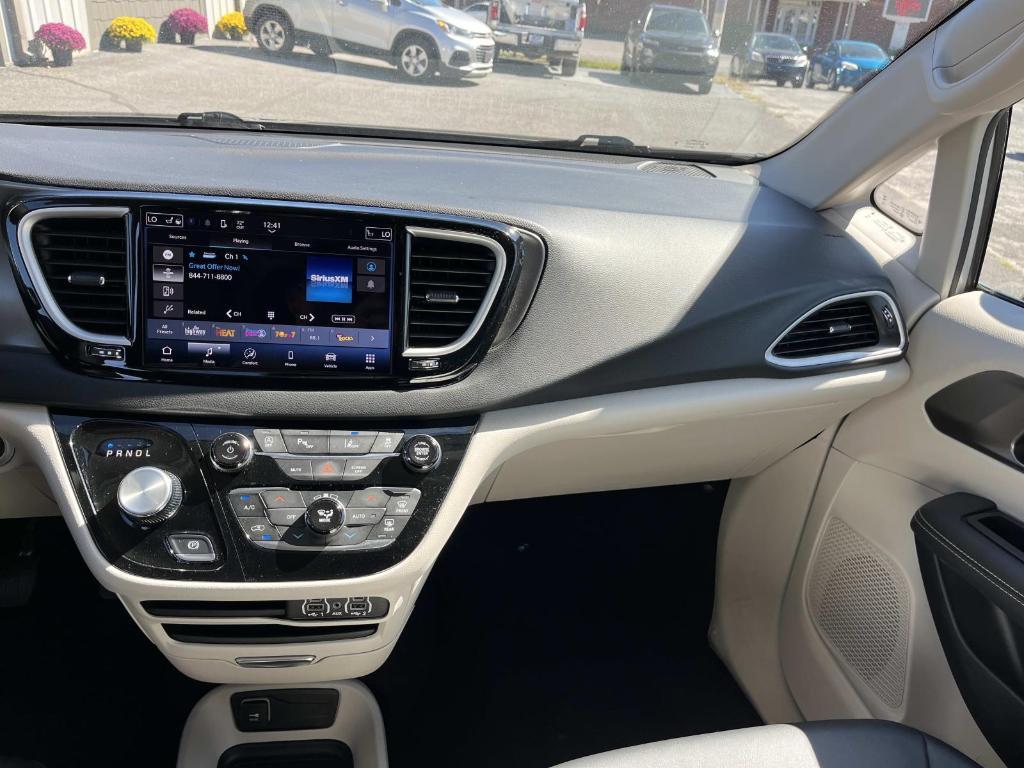 used 2024 Chrysler Pacifica car, priced at $32,299