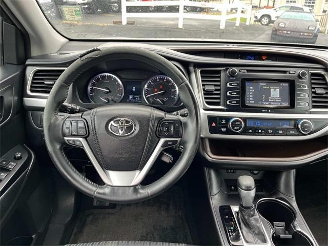 used 2014 Toyota Highlander car, priced at $10,695