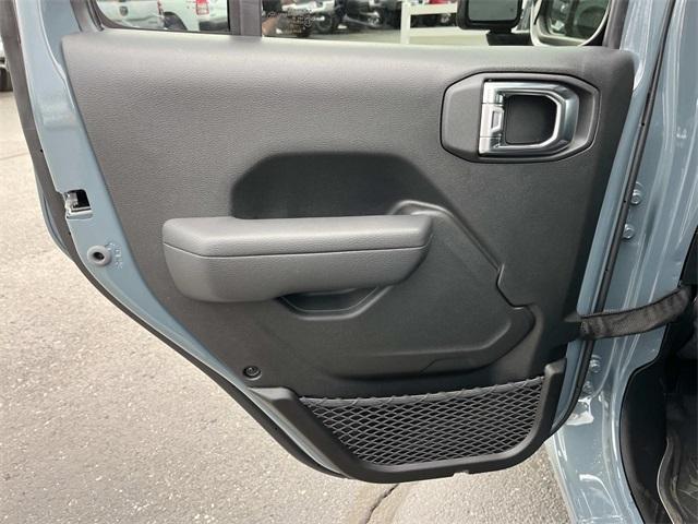 new 2025 Jeep Gladiator car, priced at $43,800