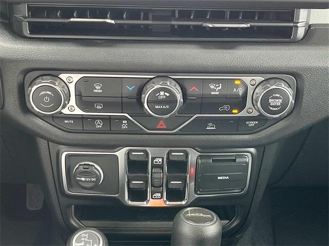 new 2025 Jeep Gladiator car, priced at $43,800