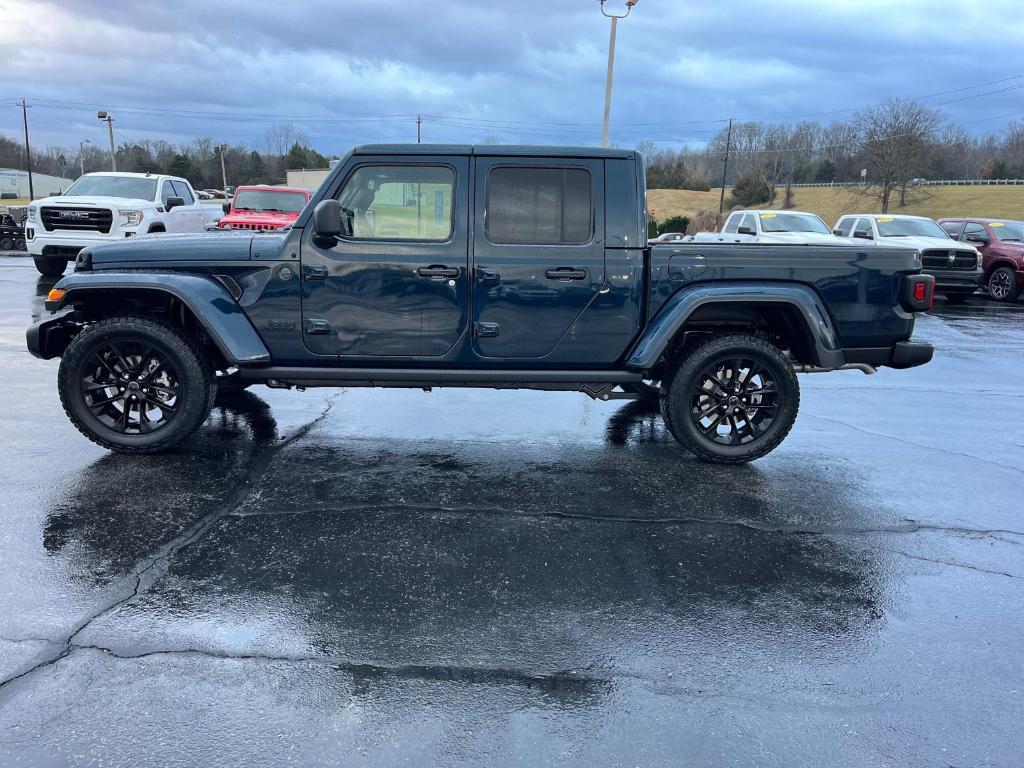 new 2025 Jeep Gladiator car