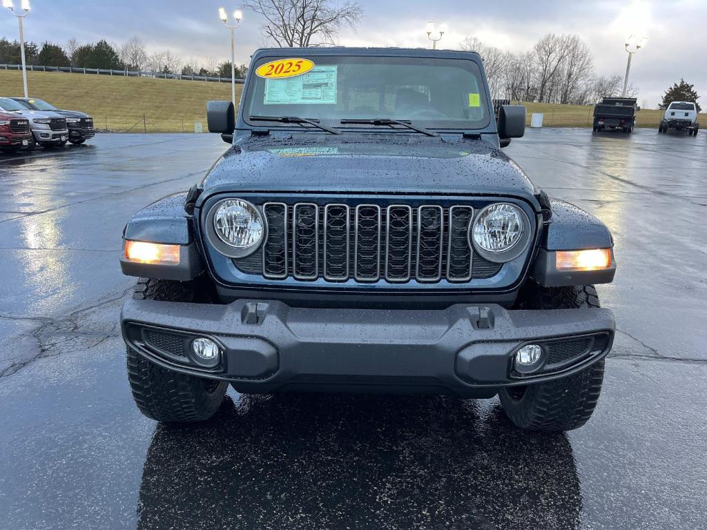 new 2025 Jeep Gladiator car