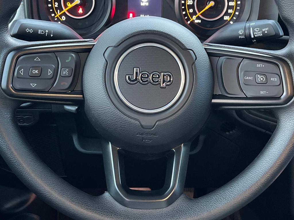 new 2025 Jeep Gladiator car, priced at $39,740