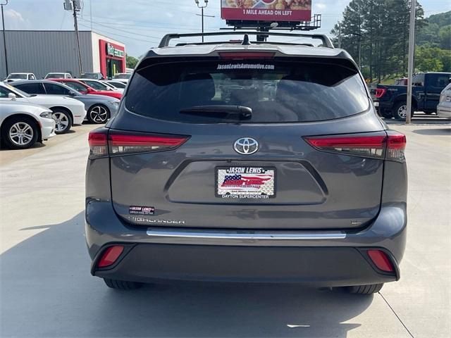 used 2023 Toyota Highlander car, priced at $35,646