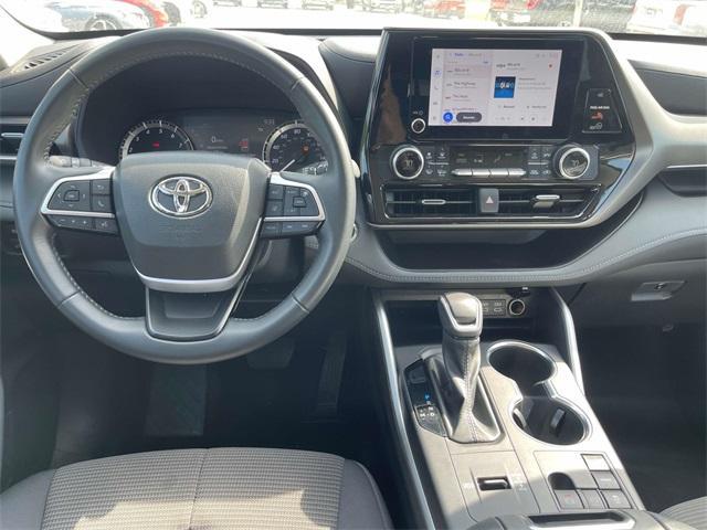 used 2023 Toyota Highlander car, priced at $35,646