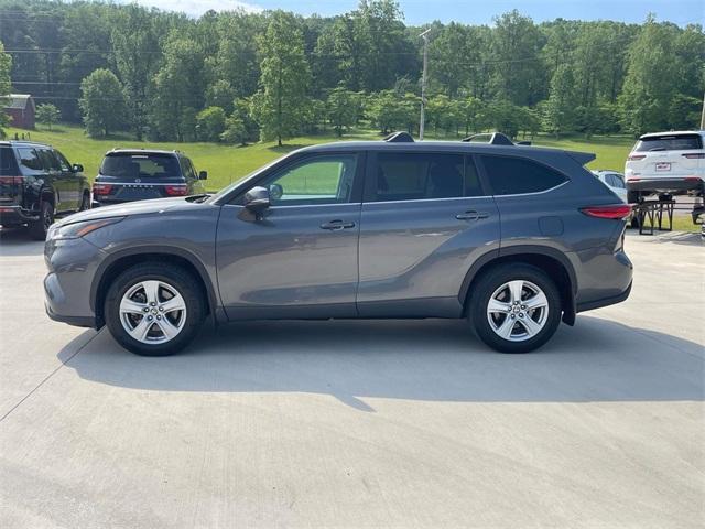 used 2023 Toyota Highlander car, priced at $35,646