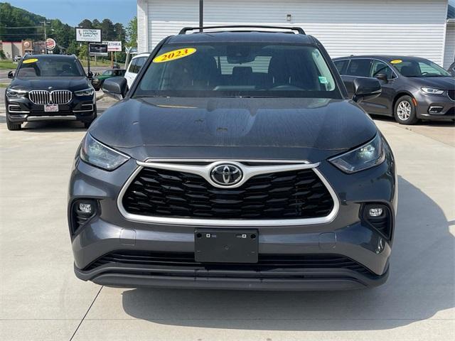 used 2023 Toyota Highlander car, priced at $35,646