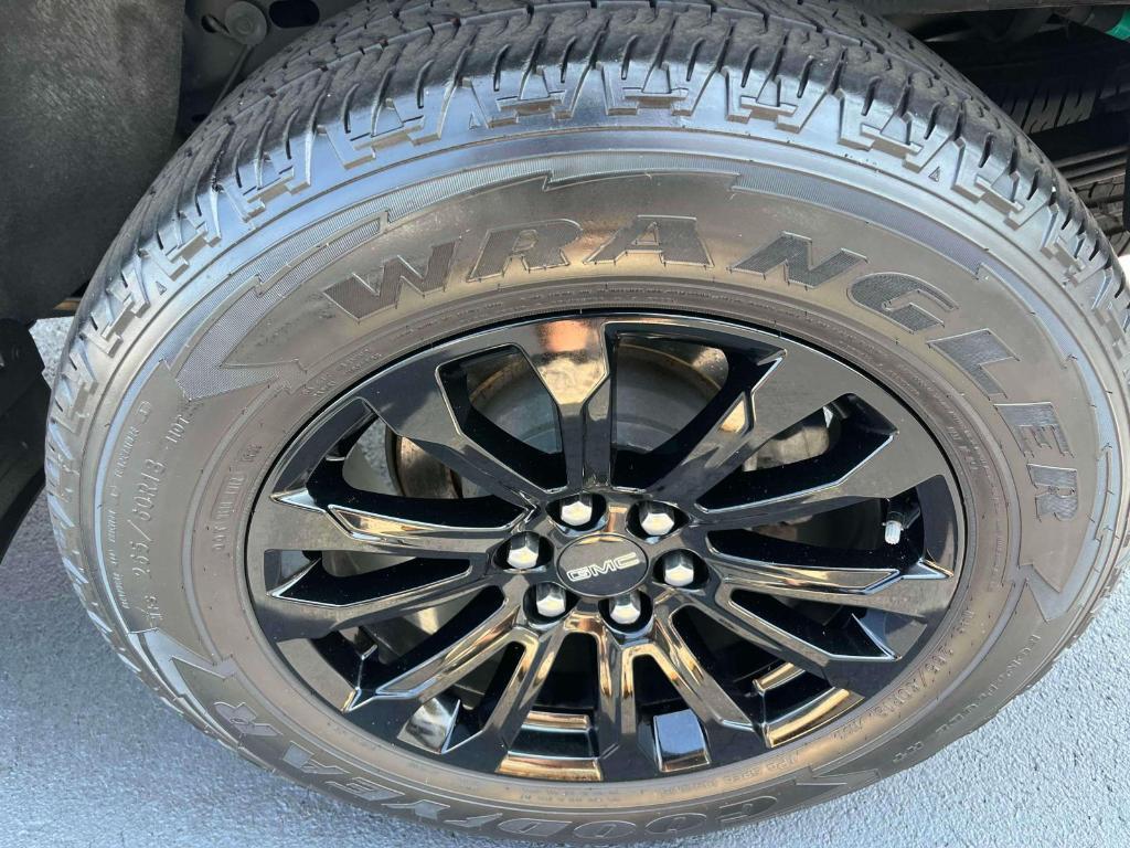 used 2022 GMC Canyon car, priced at $35,091