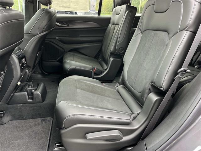 new 2025 Jeep Grand Cherokee L car, priced at $40,800