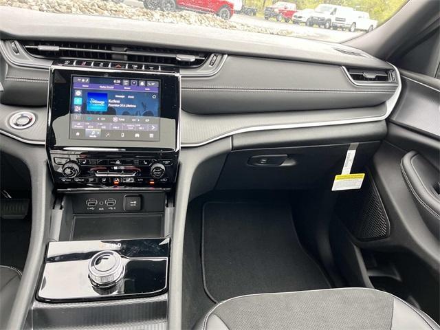 new 2025 Jeep Grand Cherokee L car, priced at $40,800