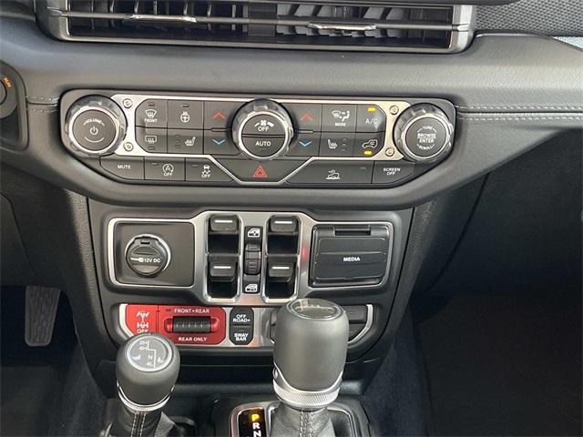 new 2025 Jeep Gladiator car, priced at $47,800