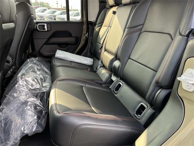 new 2025 Jeep Gladiator car, priced at $47,800