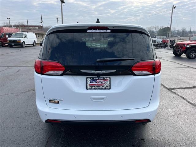 new 2025 Chrysler Voyager car