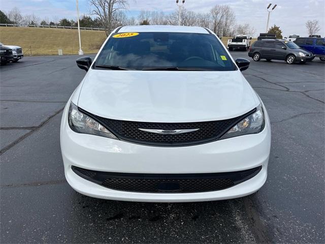 new 2025 Chrysler Voyager car