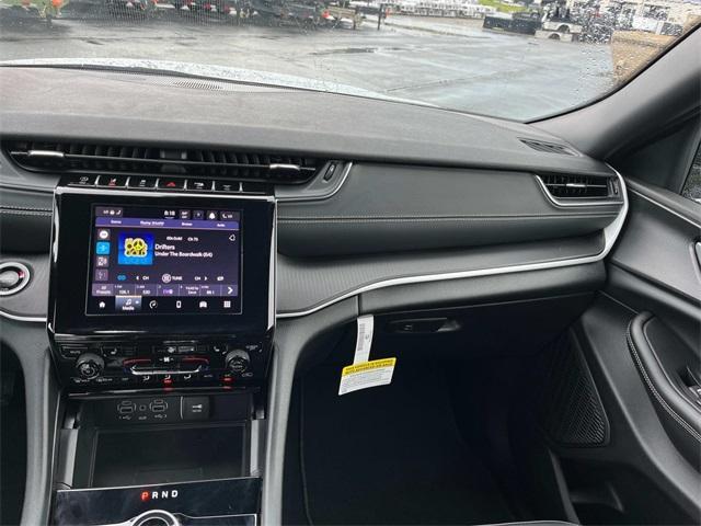 new 2025 Jeep Grand Cherokee car, priced at $48,370
