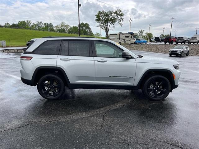 new 2025 Jeep Grand Cherokee car, priced at $48,370