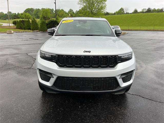 new 2025 Jeep Grand Cherokee car, priced at $48,370