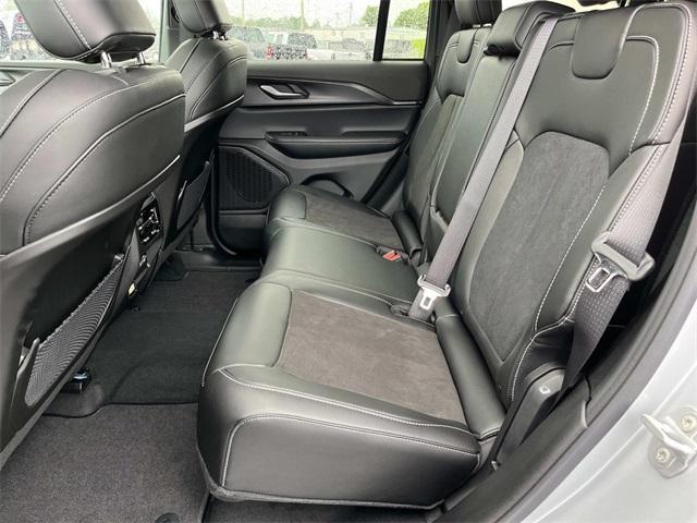 new 2025 Jeep Grand Cherokee car, priced at $48,370